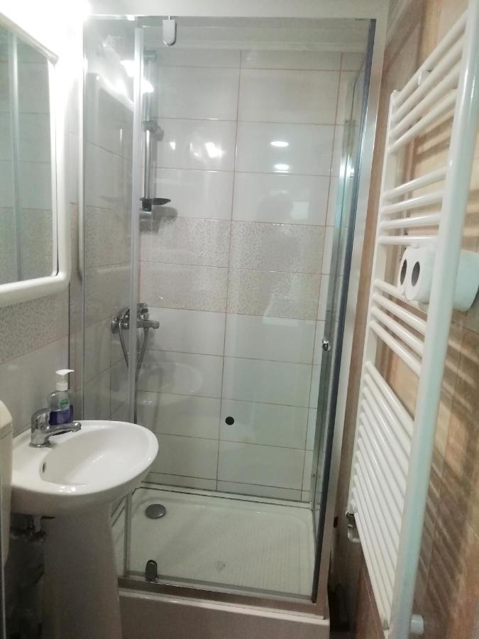 Studio Moliere Apartamento Braşov Exterior foto